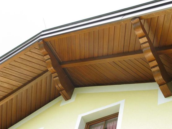 Dach holz anstrich